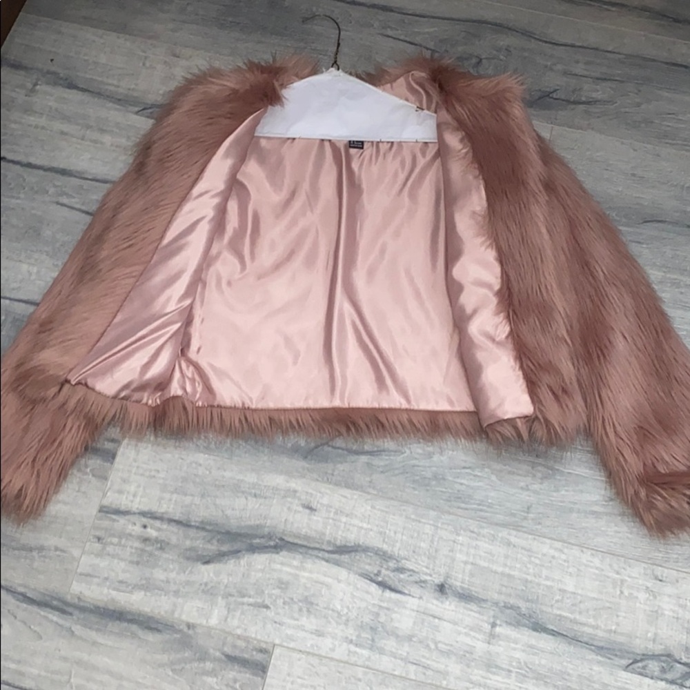 Pink fur jacket - Picture 2 of 5